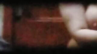 تجسس علي بنت فرسه بتستحما وبتقلع هدومها وبزازها موت نار