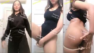 arab girl fingiring her ass and suck it