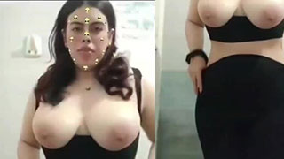 مصرية جسمها ساخن تستعرض