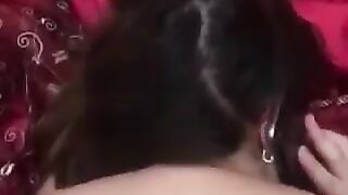 تحكي بالتلفون والزب بطيزها - سكس كردي