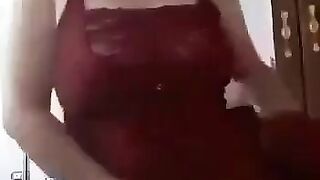 مصرية تبكي تريد حبيبها ينيكها