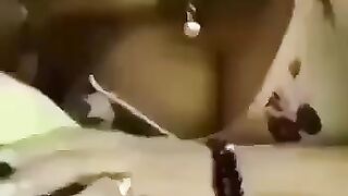 مصرية بتشرب سيجارة وتمص الزب