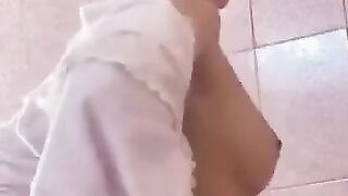 بنية شعرها قصير سكسية تستعرض جسمها من المغرب سكس