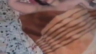 لعب بنهود فاطمة الخالدي