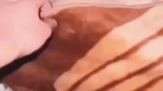 لعب بنهود فاطمة الخالدي