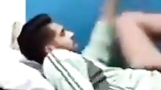 مصري  الواد قافش بصاحبته بالبيت