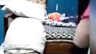 مصري  الواد قافش بصاحبته بالبيت